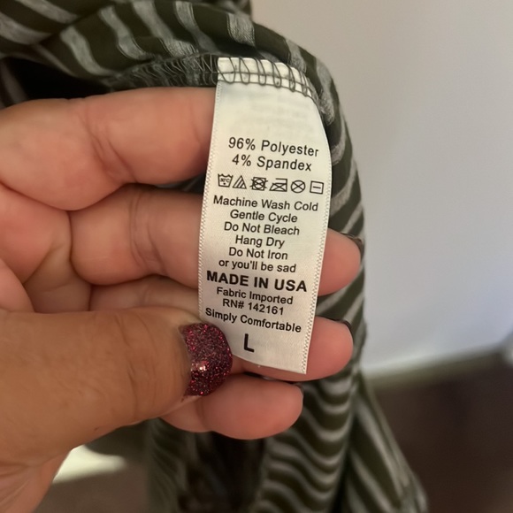 Lularoe Maurine Dress - Picture 4 of 4